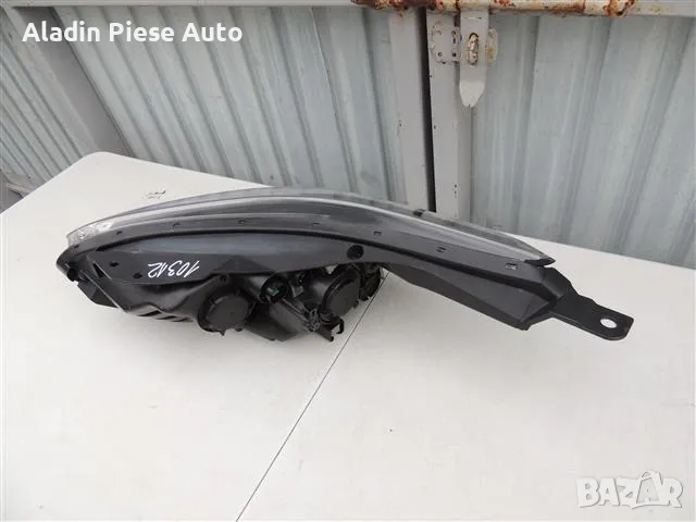 Фар десен Kia Ceed Халогенна лупа година 2018 2019 2020 2021 2022 код 92102F1500 , снимка 2 - Аксесоари и консумативи - 50286447