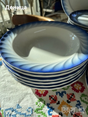 Керамичен комплект за хранене Италия, преливащ син кант и вълнист релеф 6 основни-25 см, 6 супени-23, снимка 3 - Чинии - 52658057