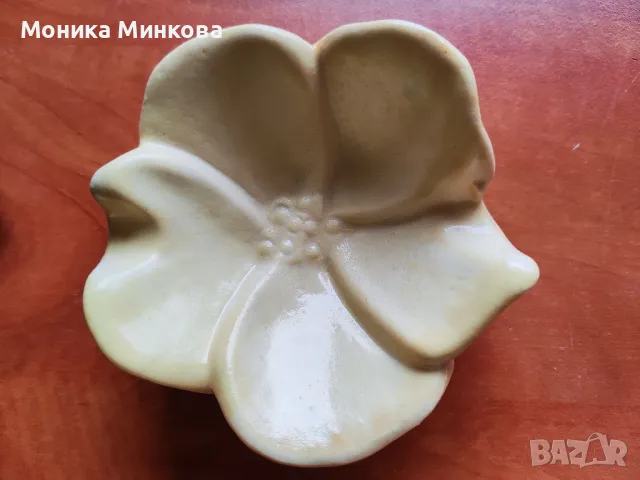 Оригинален сервиз за кафе от 14 части + голям дървен поднос с орнаменти , снимка 2 - Сервизи - 44572537