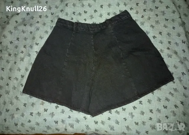 Дънкови къси панталони Bershka №40, снимка 2 - Дънки - 49770975