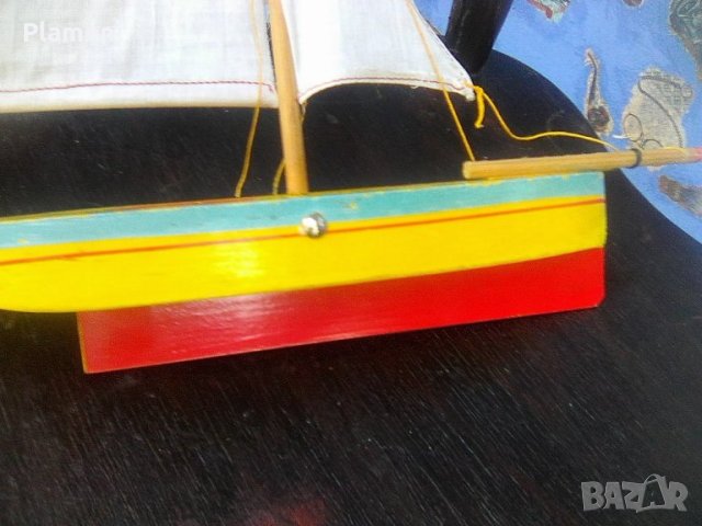 Стара играчка дървена съветска платноходка с кил и платна може да плува, снимка 4 - Колекции - 41532564