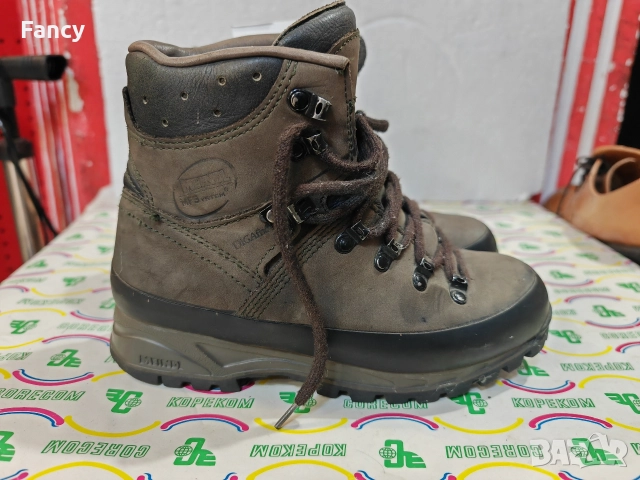 Туристически обувки Meindl 37 номер