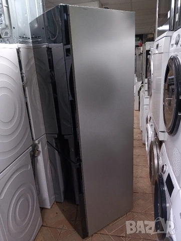 Черен комбиниран хладилник с фризер Бош Bosch с две години гаранция!, снимка 3 - Хладилници - 53776158