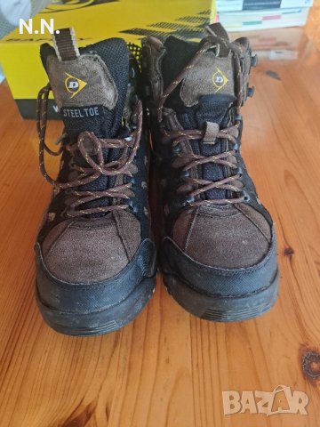 Продавам  зимни обувки Dunlop