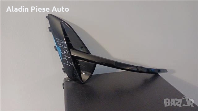 Решетка за задна броня Kia ProCeed Kombi GT-Line код 86628-J7700, 86629-J7700 , снимка 2 - Аксесоари и консумативи - 51917414