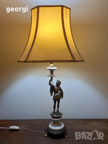 италианска ретро бронзова настолна лампа , снимка 1 - Настолни лампи - 44327235