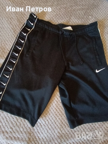 Nike къси панталони - М размер 