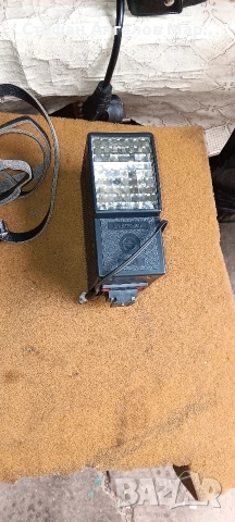 Продавам фотоапарат и светкавица , снимка 3 - Фотоапарати - 53390932