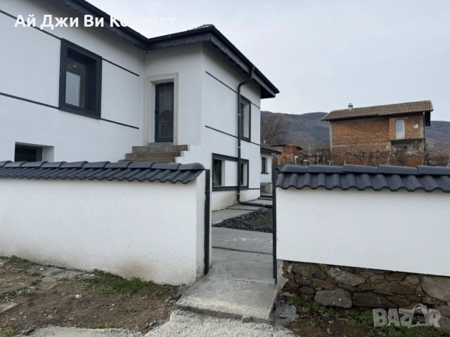 Къща в с. Полянци, снимка 2 - Къщи - 53340288