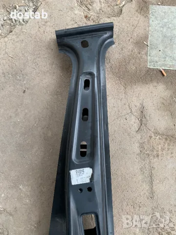 Средна колона за Шкода Октавия 4, снимка 3 - Части - 49578273