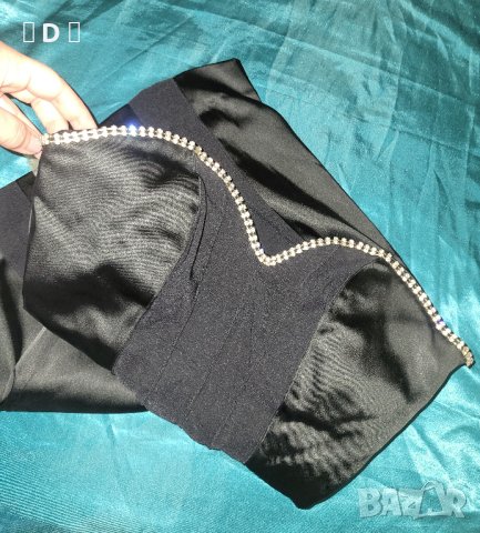 GUESS - нова красива рокля по тялото  S- оригинал