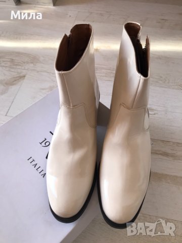 Бежови обувки Versace V1969, снимка 2 - Дамски боти - 40360662