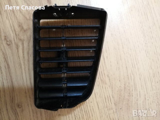 VW Passat Wagon B3 2.0 1992 Решетка въздуховод парно на таблото отляво, снимка 2 - Части - 41752795