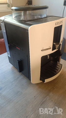 кафемашина KRUPS, снимка 4 - Кафемашини - 53859620