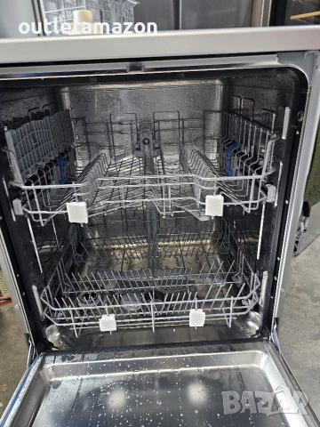 Свободностояща съдомиялна машина Indesit , снимка 5 - Съдомиялни - 53279437