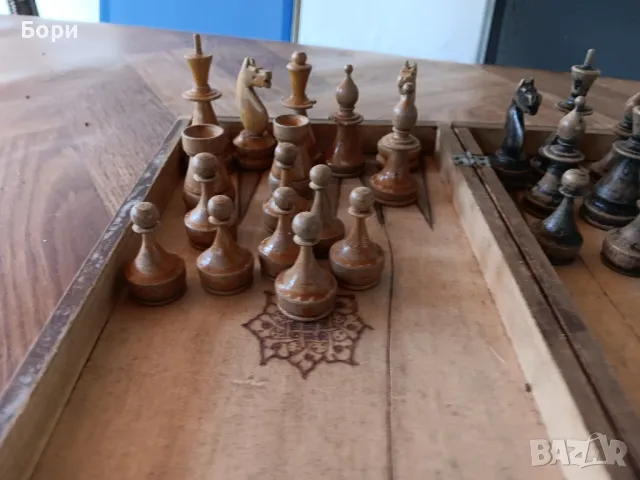 Дървени фигури за шах