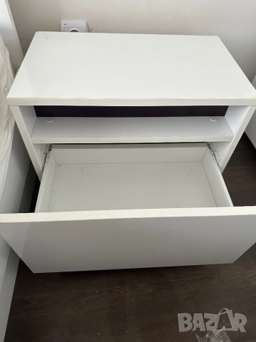 2 броя нощни шкафчета бял гланц, снимка 2 - Шкафове - 52868891