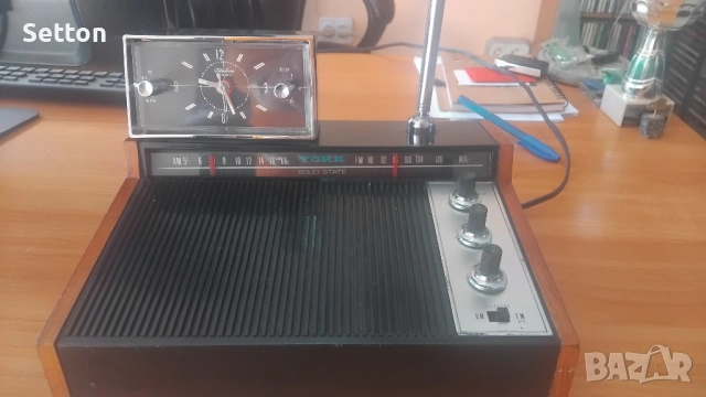 York DCR-92  Винтидж радио часовник