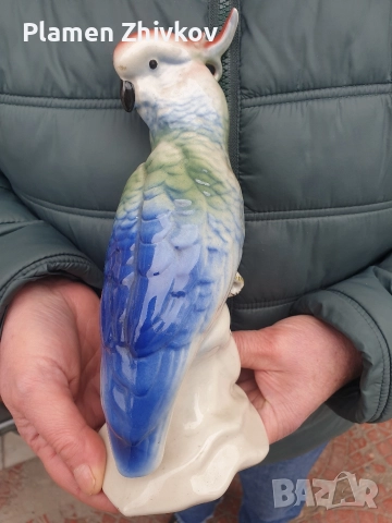 порцеланова птица - папагал на фабрика Изида, снимка 2 - Статуетки - 52773170