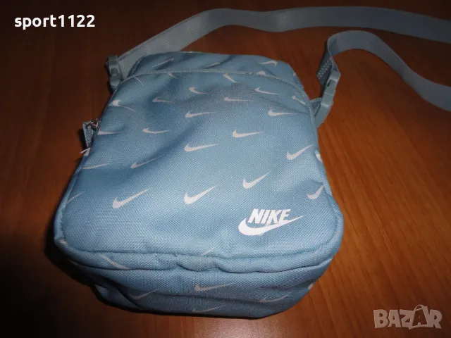 Nike/оригинална чантичка, снимка 2 - Чанти - 50207792
