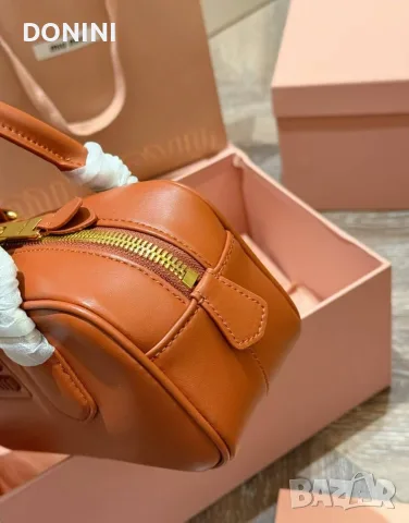 Дамска чанта miumiu, кожа кожа , снимка 5 - Чанти - 55890359