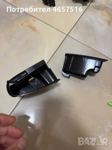 Комплект пепелник с основа за задна дясна кора на врата Golf 5 само за 40лв. 1k4857309 1K4857305, снимка 4 - Части - 52516691