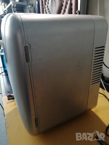 Мини хладилник на 12V и 220V, снимка 3 - Хладилници - 51461632