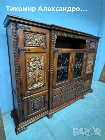 Уникален шкаф - витрина от дъбов масив, снимка 3 - Шкафове - 50947899