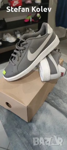 Дамски кецове: NIKE

, снимка 2 - Маратонки - 49191241