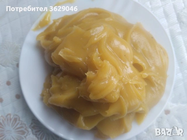 Крем за лице и ръце от восък, маслиново масло и борова смола