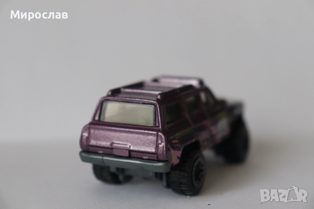 1/64 HOT WHEELS JEEP WAGONEER КОЛИЧКА МОДЕЛ, снимка 5 - Колекции - 52919449
