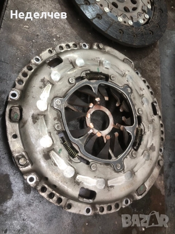 Комплект съединител + демпферен маховик LuK, снимка 3 - Части - 51773050