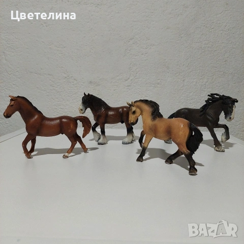 Фигурки Schleich коне