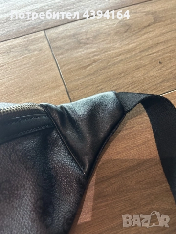 Мъжка чантичка Guess, снимка 3 - Чанти - 52739643