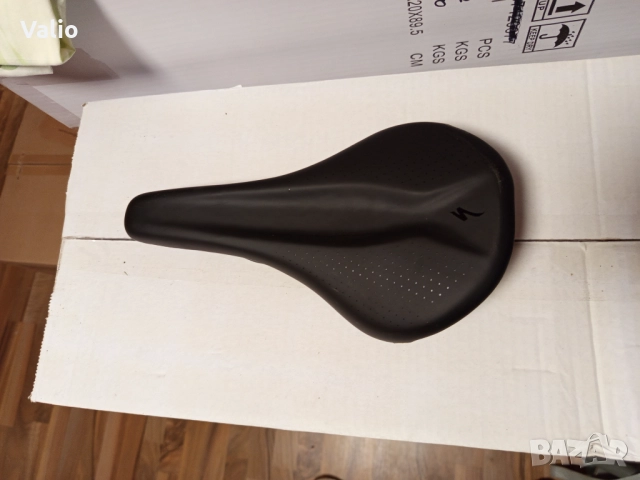 Части/екипировка за колело - наколенки, седалка, обувки , снимка 3 - Части за велосипеди - 52892860