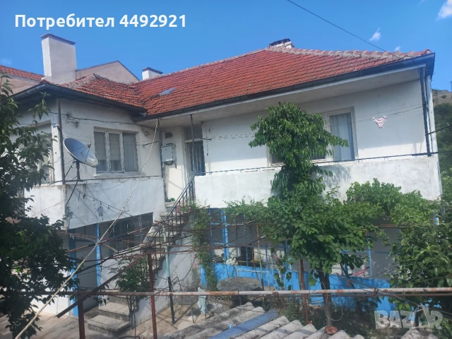 Къща  на два етажа .цена 155000 евро