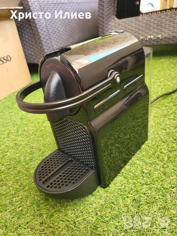Кафемашина с капсули NESPRESSO Inissia Червена Черна, снимка 6 - Кафемашини - 56082765