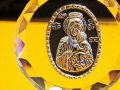 старинна малка сребърна икона Дева Мария, Богородица с младенеца  7 х 5,5 см