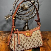 Дамска чанта Gucci, снимка 8 - Чанти - 39547108