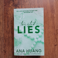 Twisted Lies - любовен роман от Ana Huang на английски език , снимка 1 - Художествена литература - 44633853