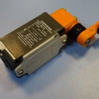 изключвател краен Siemens 3SE3 120-1G limit switch 220V/10A, снимка 1 - Резервни части за машини - 42131701