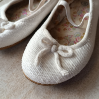 бели дантелени пантофи обувки балеринки H&M, снимка 2 - Детски пантофи - 44932427