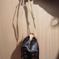 Дамска малка чантичка реплика Louis Vuitton, снимка 2 - Чанти - 38638409