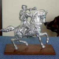 Продавам стара метална колекционерска статуетка. Конник., снимка 2 - Статуетки - 34773506