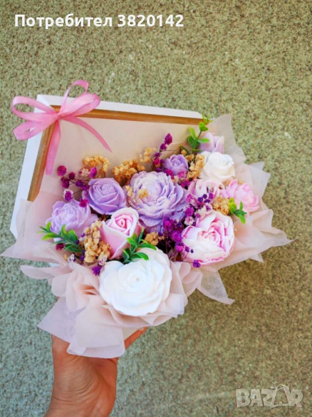 Подаръчна кутия с глицеринови цветя , снимка 1