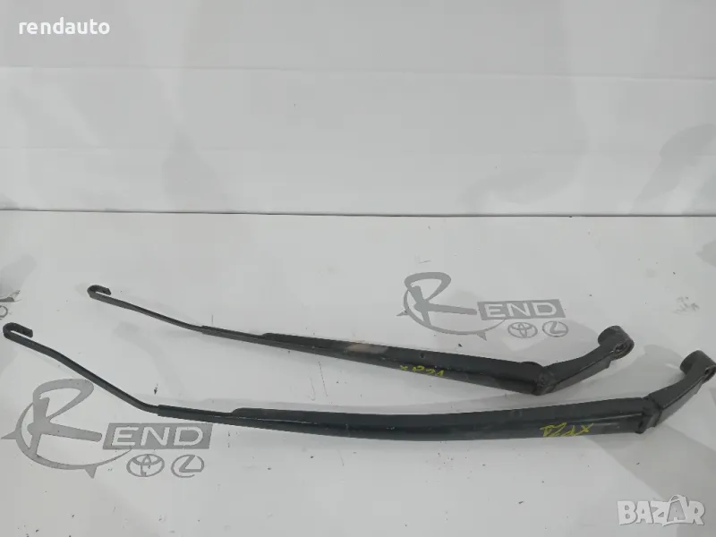 Предни рамена на чистачки toyota yaris cross 1.5 hybrid 2019-2024, снимка 1