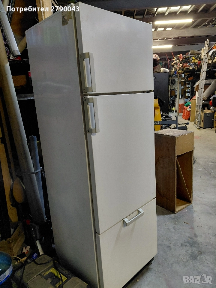 хладилник с фризер , снимка 1