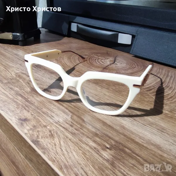 Дамски луксозни слънчеви очила FENDI, снимка 1