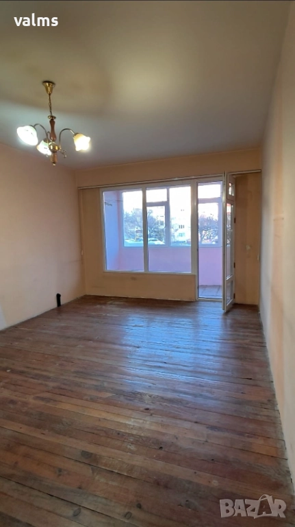 Тристаен ж.к. Ален Мак бл. 8, снимка 1