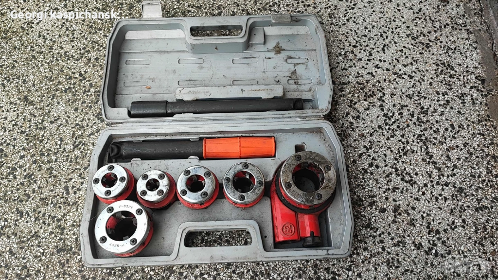 Ръчна тръбна винторезка с менгеме, снимка 1